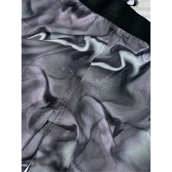 Nice Nike Black Grey Psychedelic Wave ￼Board Shorts Swim Trunks Pockets Size Med - Picture 6 of 8